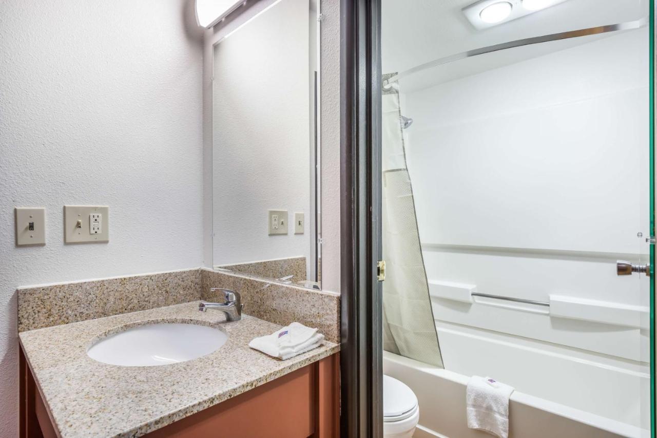 Motel 6-Madison, Wi - East Экстерьер фото